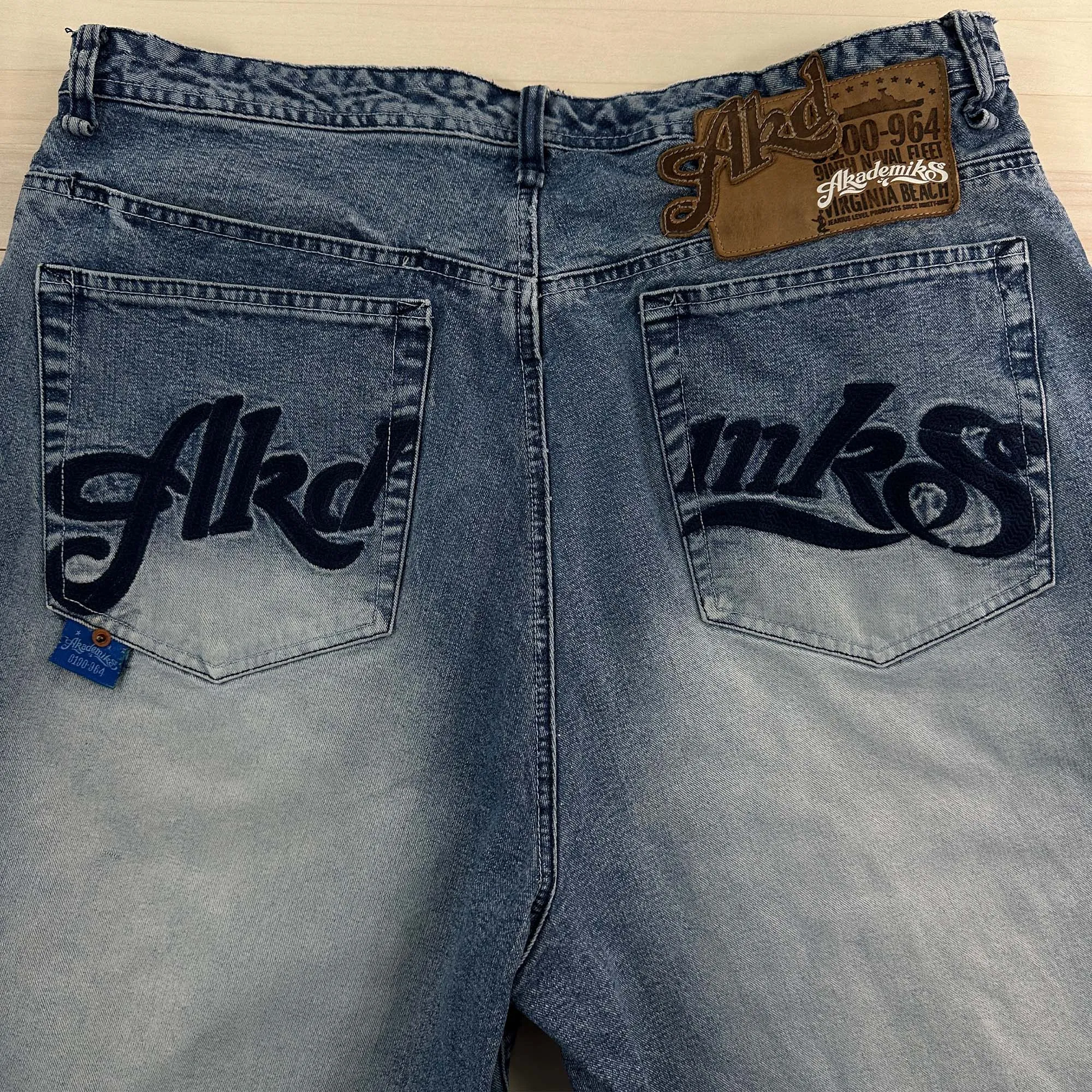 Men's Vintage Blue Akademiks Baggy Denim Shorts - Measures 37x11