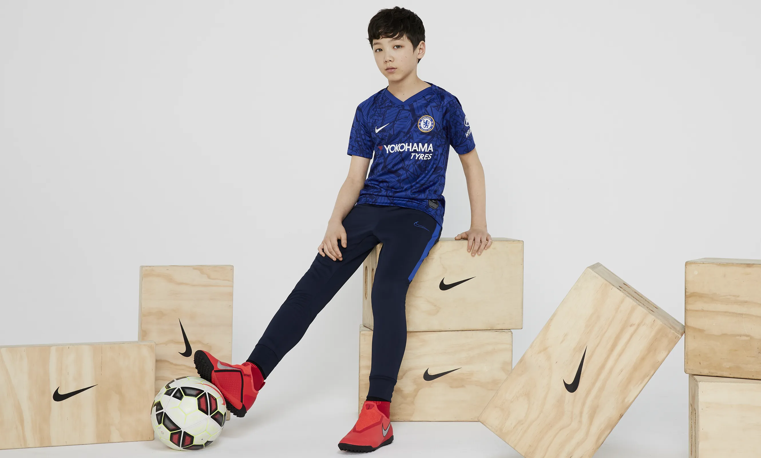 Nike Chelsea FC 2019/20 Stadium Home Big Kids' Soccer Jersey